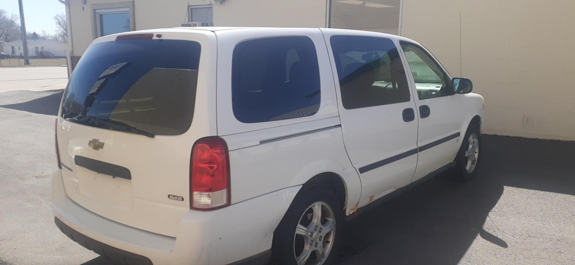 2007 Chevrolet Uplander (1GNDV23127D) , located at 2015 Cambell Street, Rapid City, SD, 57701, (605) 342-8326, 44.066433, -103.191772 - CARFAX AVAILABLE - Photo#3